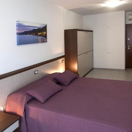 Locanda Brezza Marina Camera Quadrupla Финале Лигуре Экстерьер фото